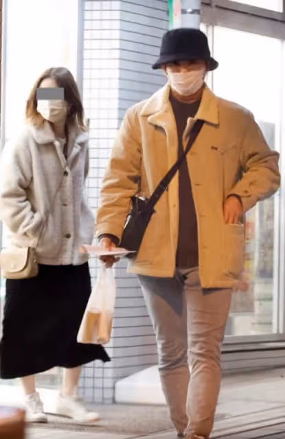 這豈止是塌房啊……