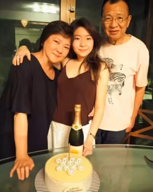 絕世好爸!許紹雄「投資700萬」助女兒連開3家店,老來得女萬般寵愛:賺了給她花,賠了算我的