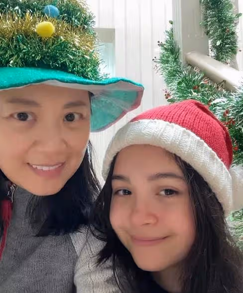 央視主持人姜豐被指變酒鬼,一天喝5瓶萬元洋酒,離婚後久居英國