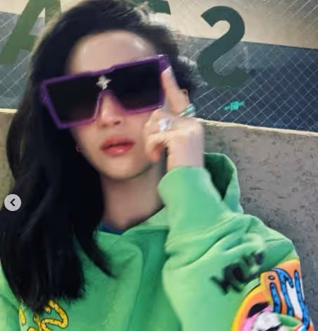 吳秀波前女友疑有新戀情,與壯碩男子甜蜜依偎,男方一身名牌吸睛
