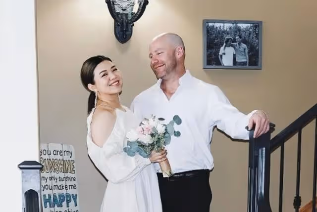恭喜！香港知名女歌手在國外低調結婚，圈內好友越洋視頻見證愛情