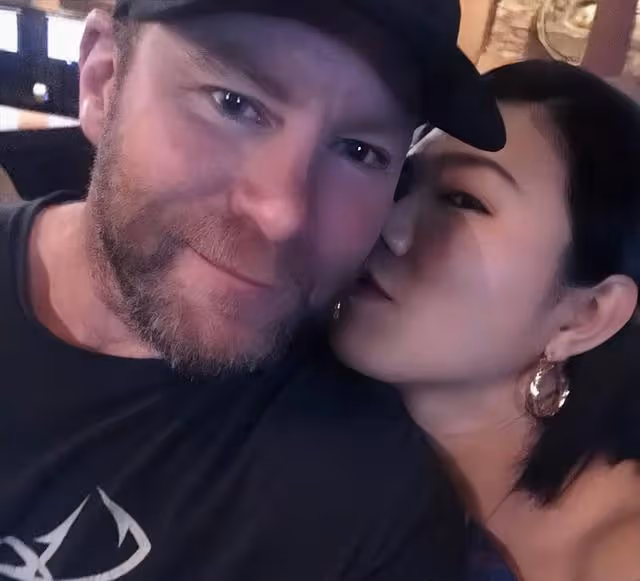 恭喜！香港知名女歌手在國外低調結婚，圈內好友越洋視頻見證愛情