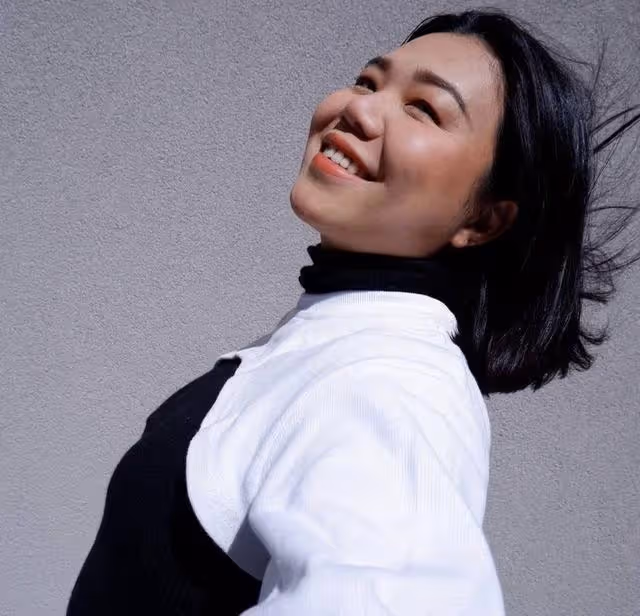 恭喜！香港知名女歌手在國外低調結婚，圈內好友越洋視頻見證愛情