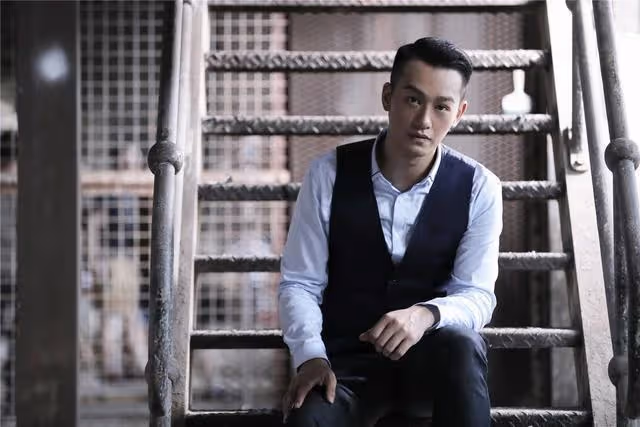 雙喜臨門！35歲模特與香港男歌手上月低調閃婚，更分享初懷孕體驗