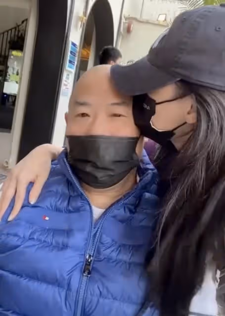 曾欠債逃竄「連累女兒」被向太擺平！今張柏芝攜子為「黑道」爸慶生 父債女還多年不計較