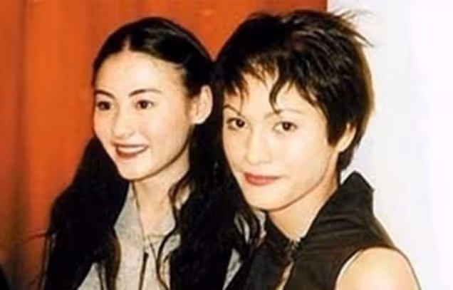 曾欠債逃竄「連累女兒」被向太擺平！今張柏芝攜子為「黑道」爸慶生 父債女還多年不計較