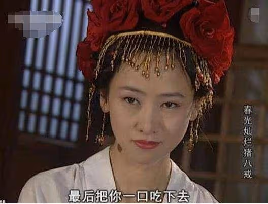 51歲翁虹全家照！曾嫁豪門遭家暴「被迫凈身出戶」再嫁豪門被寵成公主 「今52歲嫩似少女」 女兒美貌不輸媽媽