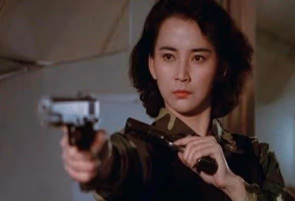 美過林青霞！成龍也愛她「卻被酸剋死前夫」轉身嫁豪門「丈夫鋃鐺入獄」苦賣8000萬豪宅救人