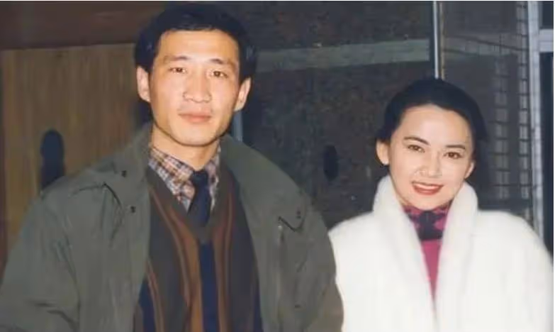 美過林青霞！成龍也愛她「卻被酸剋死前夫」轉身嫁豪門「丈夫鋃鐺入獄」苦賣8000萬豪宅救人
