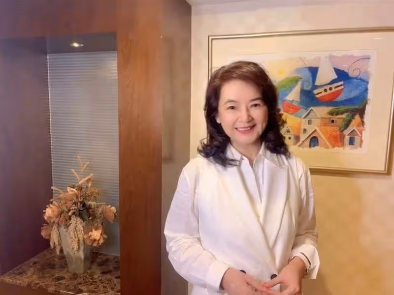 美過林青霞！成龍也愛她「卻被酸剋死前夫」轉身嫁豪門「丈夫鋃鐺入獄」苦賣8000萬豪宅救人
