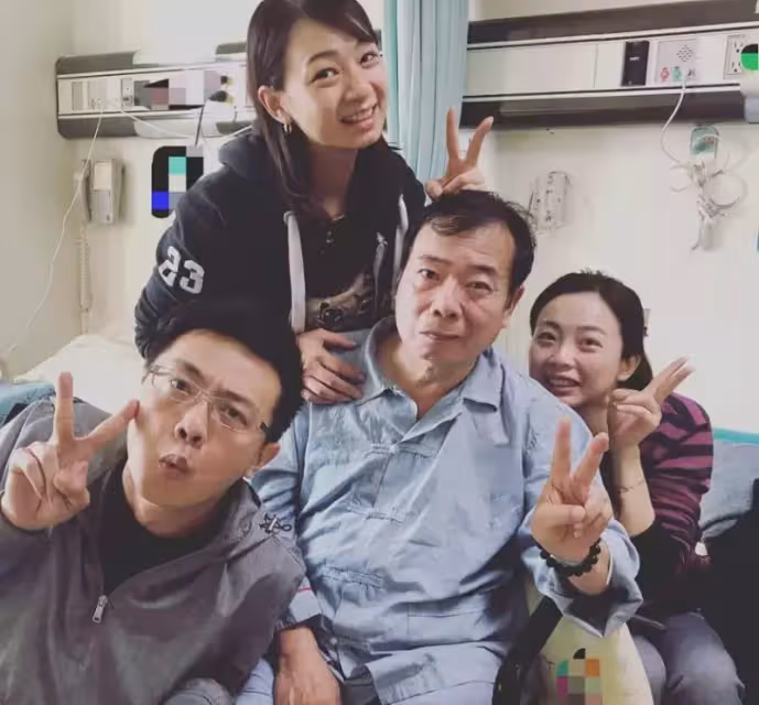 老婆陪著復健!廖峻連爬2層樓「堅持不引退」比誰都著急「兒子曝狀況大躍進」責無旁貸照顧他