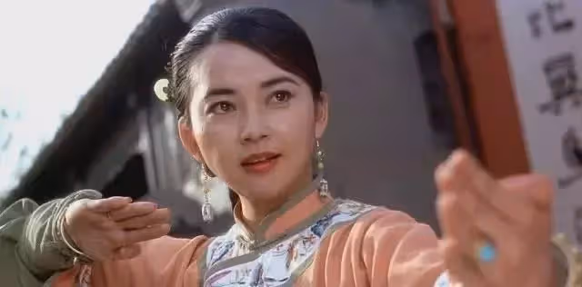 美過林青霞!成龍也愛她「卻被酸勊死前夫」 轉身嫁豪門「丈夫鋃鐺入獄」苦賣8000萬豪宅救人