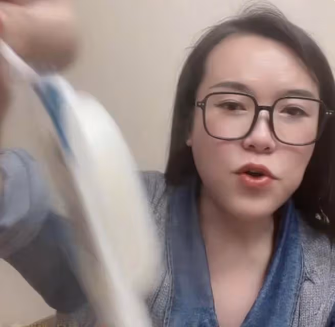 曝網紅浪味仙背叛合伙人,趁其出差帶員工跑路,公司資源都被挖空