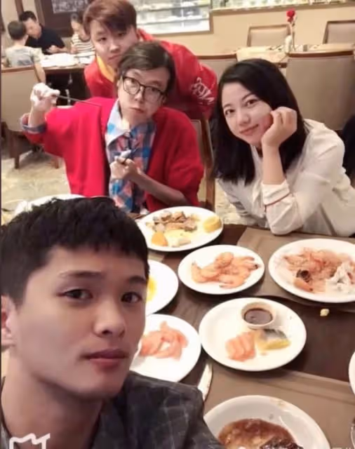 曝網紅浪味仙背叛合伙人,趁其出差帶員工跑路,公司資源都被挖空