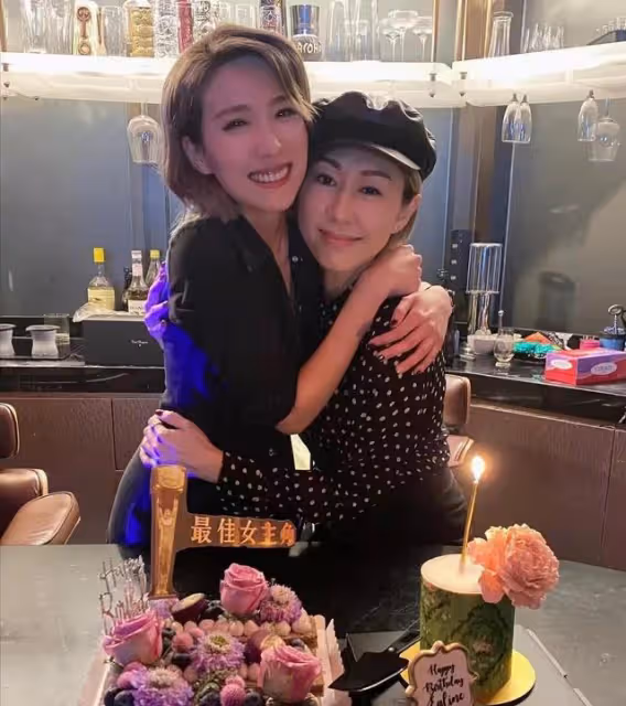 姚子羚稱被欠薪酬靠積蓄度日，曝好姐妹胡定欣喝中藥治療情況好轉