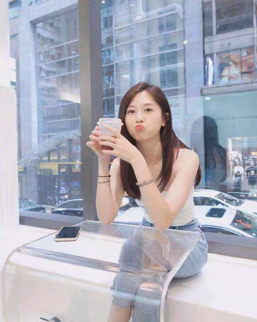 TVB清純女神入行兩年獲力捧,曝曾收到飯局邀約,全都是明碼標價