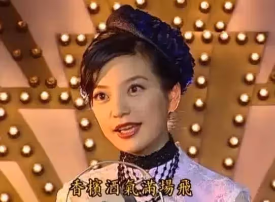 趙薇女兒顏值太高！11歲的她「清澈大眼+高鼻樑」清純可愛，粉絲炸鍋：比媽媽還漂亮