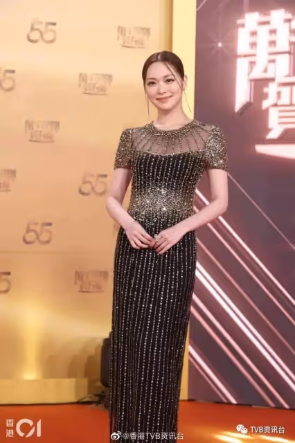 TVB台慶丨90後小花成TVB「咪霸」震撼紅地氈