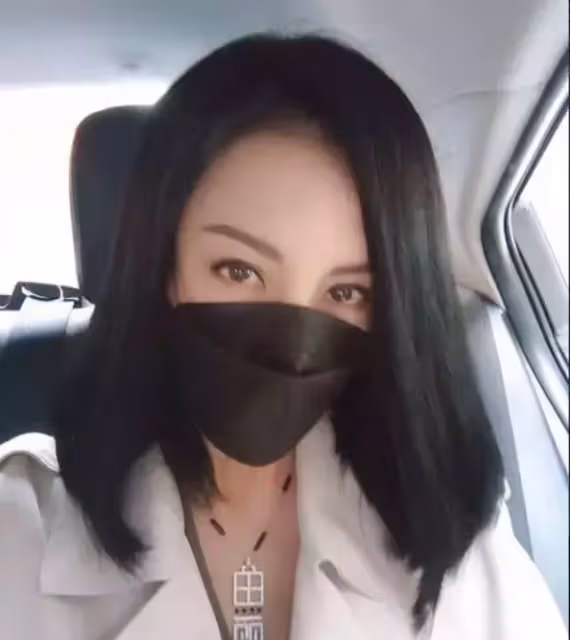 54歲田麗曬住院照引擔憂,躺病床面容憔悴,農村買地隱居獨終老,感歎:人生無常