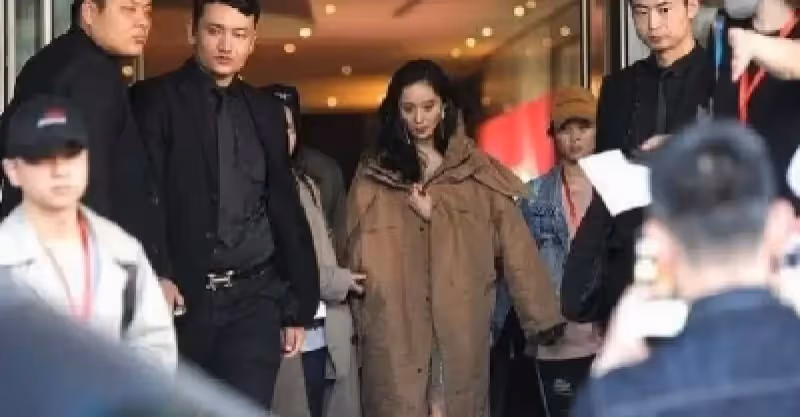 9年前是楊冪助理，9年後和楊冪平起平坐！堪稱是娛樂圈「勵志姐」！