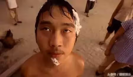 《功夫》演員近照爆出,星仔變星爺,昔日的功夫高手已經慢慢老去 , 她 卻變成美女了 !