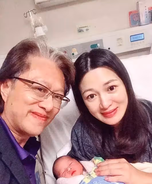 曾靠救濟金度日!前夫離開「為養育女兒復出」 二婚再嫁「身價32億法拉利之父」42歲成功產女
