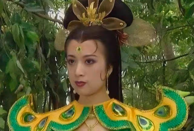 金巧巧真不懂自己,五官老氣卻硬凹芭比人設,效果適得其反太尷尬