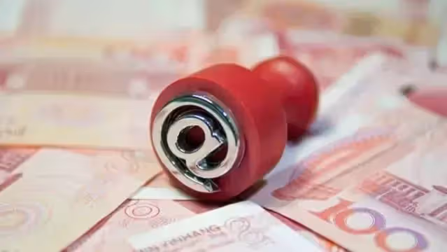 大嫂借我五千一直沒還,和老公回家過年,卻悄悄塞給侄子一萬紅包