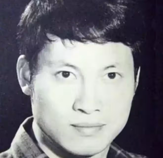 四妻七兒女不爭奪遺産!知名賽馬主持人去世「葬禮上成龍曾志偉扶靈」 生前避免鬧劇:一視同仁「處理好幾房的關係」!