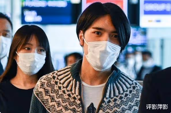 真子公主紐約生活足不出戶，小室圭撇下妻子，與同事酒吧歡聚