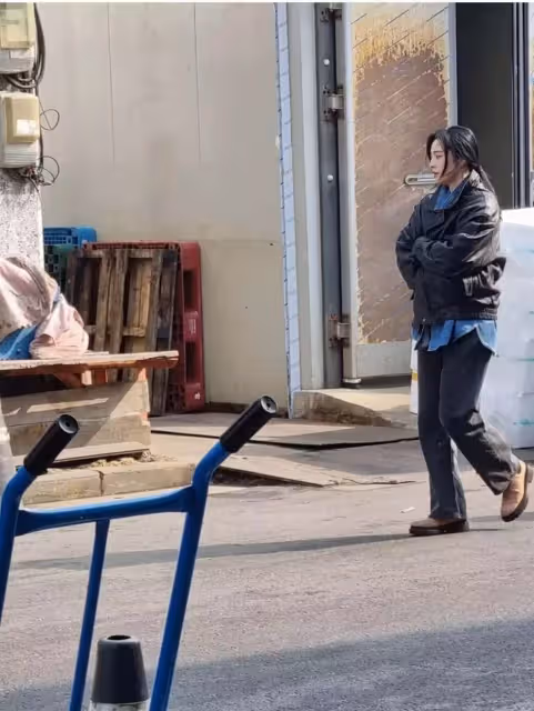 范冰冰為圓演員夢到韓國拍戲,片場路透照曝光,造型淩亂卻五官精緻