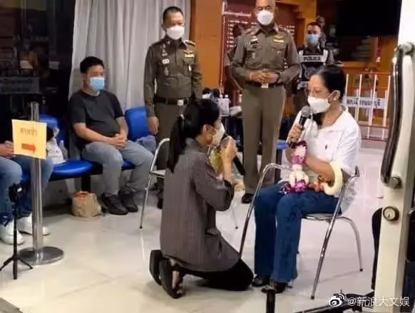 演《吹落的樹葉》37歲泰女星墜河命案【疑點重重,母親選擇原諒,獲580萬賠償】哥哥感失望