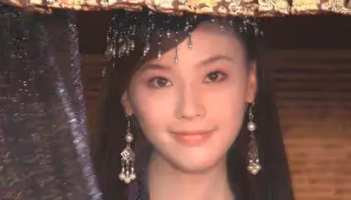 她24歲未婚先孕嫁影帝,最終卻慘遭拋棄,如今為子復出成功走紅