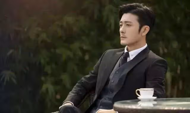 霸總天花板來了，娛樂圈太子爺本色出演，真正的霸總才不是暴發戶