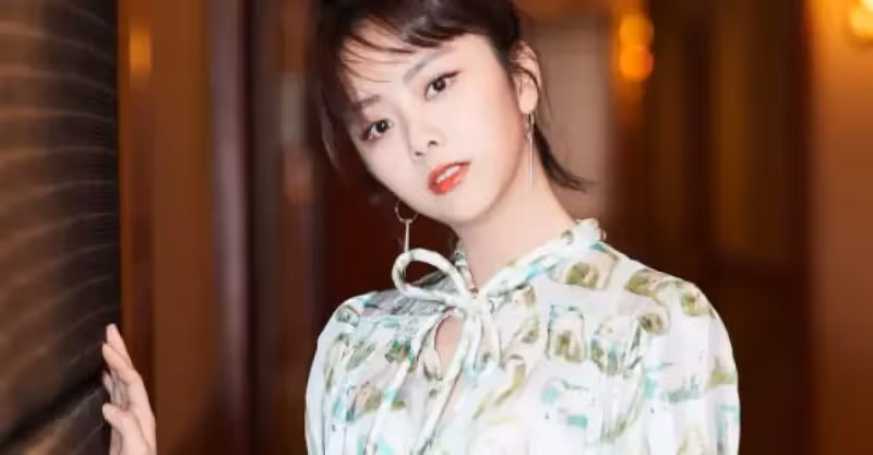 和譚松韻談戀愛是什麼感覺，原來譚松韻才是娛樂圈鮮肉收割機