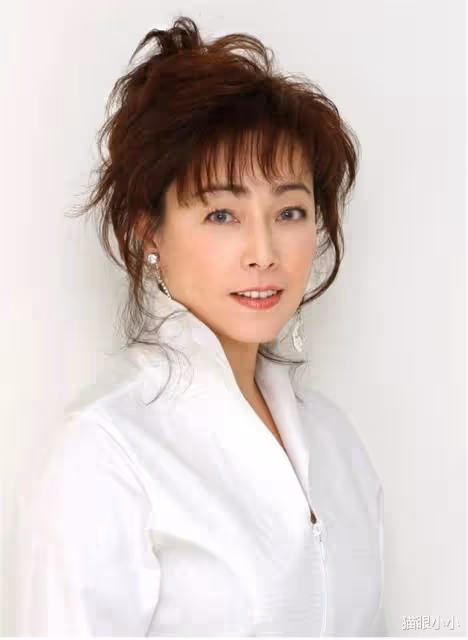 日本天皇沒有追到的女明星,一生未婚被爆料在醫院照顧大22歲情人