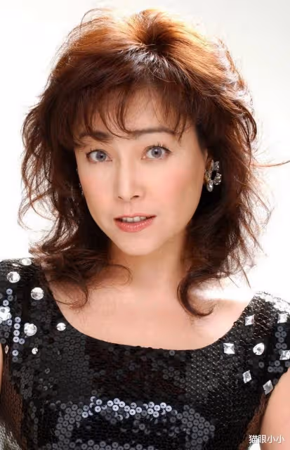 日本天皇沒有追到的女明星,一生未婚被爆料在醫院照顧大22歲情人