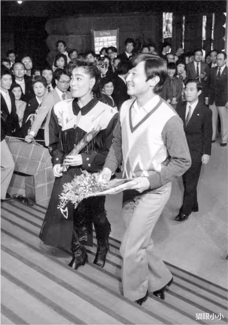 日本天皇沒有追到的女明星,一生未婚被爆料在醫院照顧大22歲情人