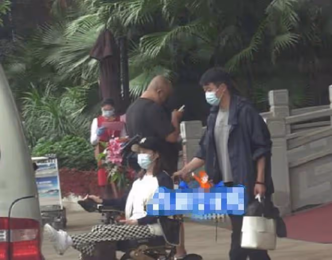佟大為曬照為嬌妻慶生,兩人擁抱熱吻氛圍甜蜜,大辦生日宴顯隆重