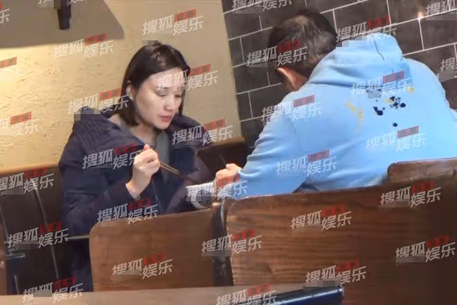 50歲李亞鵬再當爸!陪小女友產檢貼心照料,女方肚大如籮孕味十足