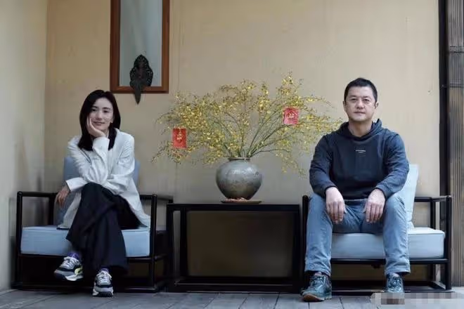 50歲李亞鵬再當爸!陪小女友產檢貼心照料,女方肚大如籮孕味十足