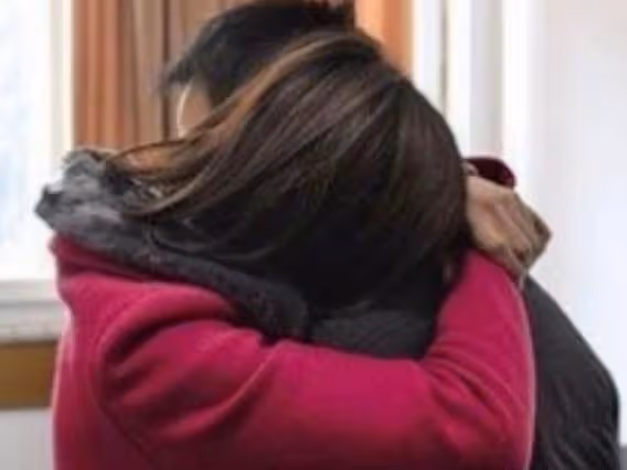我給母親出錢買房,母親卻說不讓我回娘家,知道原因後我痛哭流涕