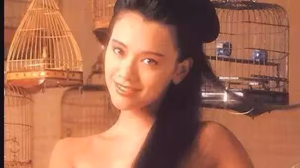 豪門出身卻甘當艷星!21歲秘婚生子「二婚再嫁80億富豪」,今51歲「美艷依舊」與兒子同框似姐弟!
