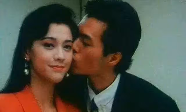 豪門出身卻甘當艷星!21歲秘婚生子「二婚再嫁80億富豪」,今51歲「美艷依舊」與兒子同框似姐弟!