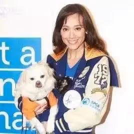 豪門出身卻甘當艷星!21歲秘婚生子「二婚再嫁80億富豪」,今51歲「美艷依舊」與兒子同框似姐弟!