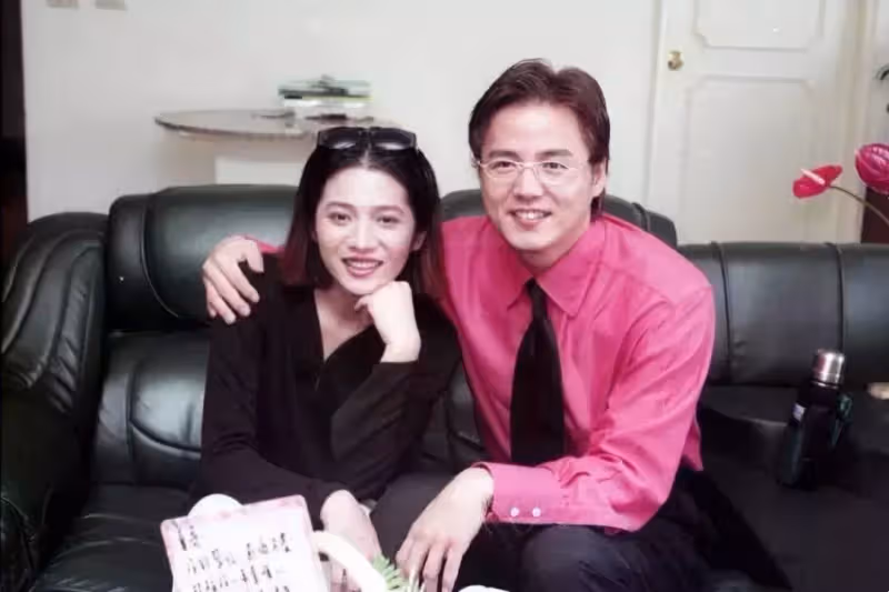 2次拋棄糟糠之妻!林瑞陽事業成功秀恩愛,22年後原配曝光張庭:你就是個小三