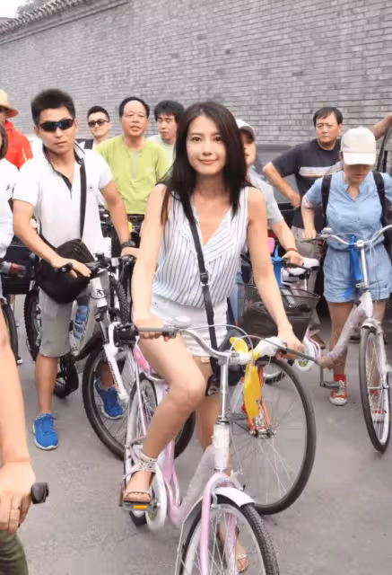 高圓圓自認為拍戲天賦有限,運氣好無需爭取資源,但曾被美貌困擾