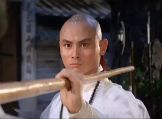 劉德華出手相助!武打男星當年風光無限「中風後全變了」,被妻捲家產逃走「落魄到令人心疼」