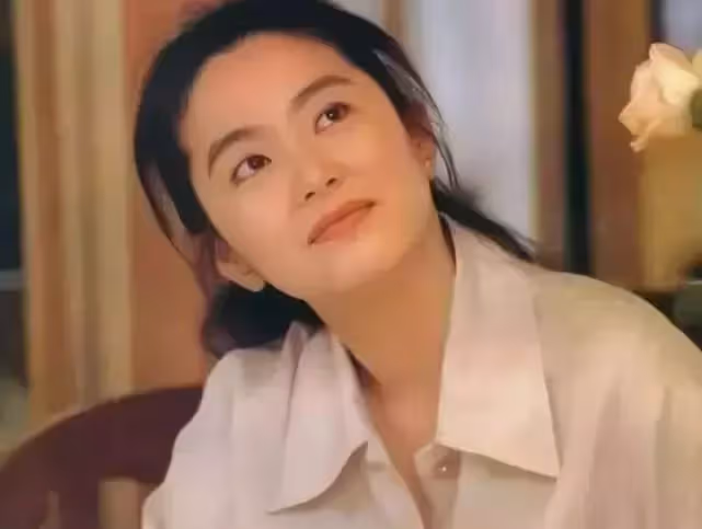 舊到發霉也不洗！林青霞曬閨蜜「35年前送的Lv箱」　誇王祖賢鄧麗君「私下真實面」甜秀姐妹情