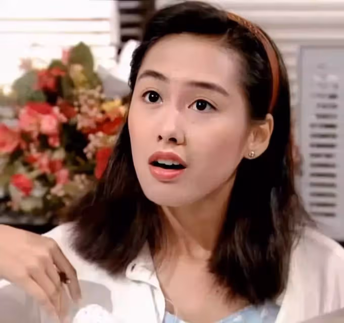 朱茵的人生太順了!錯過周星馳就遇真愛,與黃貫中結婚10年「朱茵被寵成公主」,真的嫁對人了